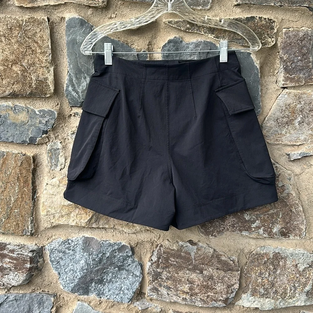 Lululemon Relaxed-Fit Super-High-Rise Cargo Short 4
